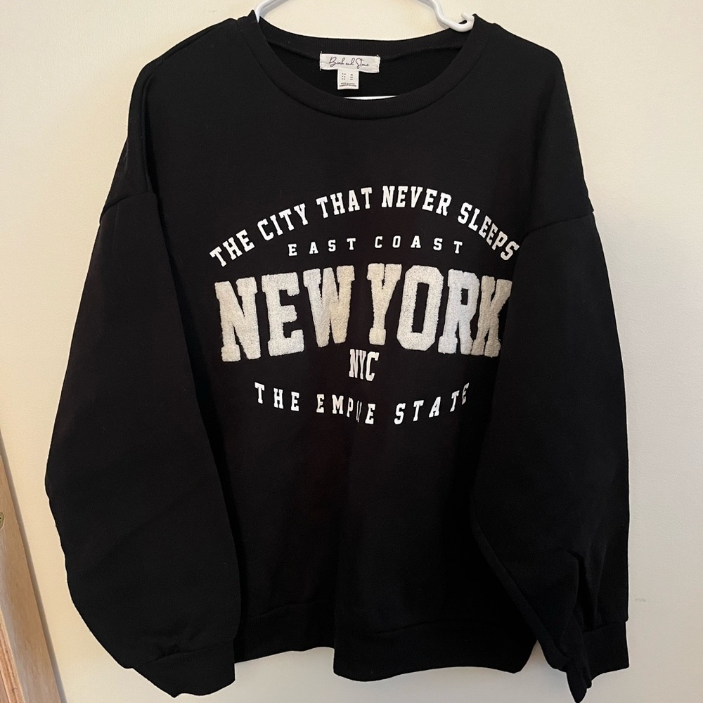Black New York Oversized Crewneck Size Medium Women’s
